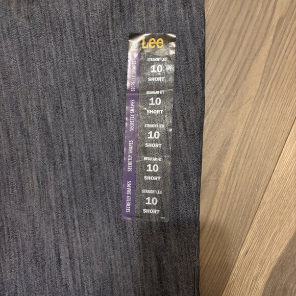 Lee Women's Secretly Shapes Straight Leg Pant ~ Nocturnal Denim ~ 10 Short ~ NWT - Picture 4 of 8